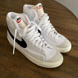 Women’s Nike Blazer Mid ‘77